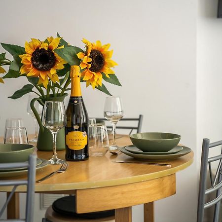 Gorgeous 2Bed Apartment In Fulham, Лондон Екстериор снимка