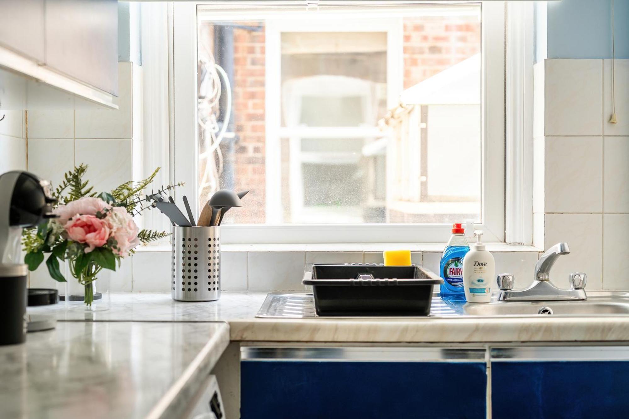 Gorgeous 2Bed Apartment In Fulham, Лондон Екстериор снимка