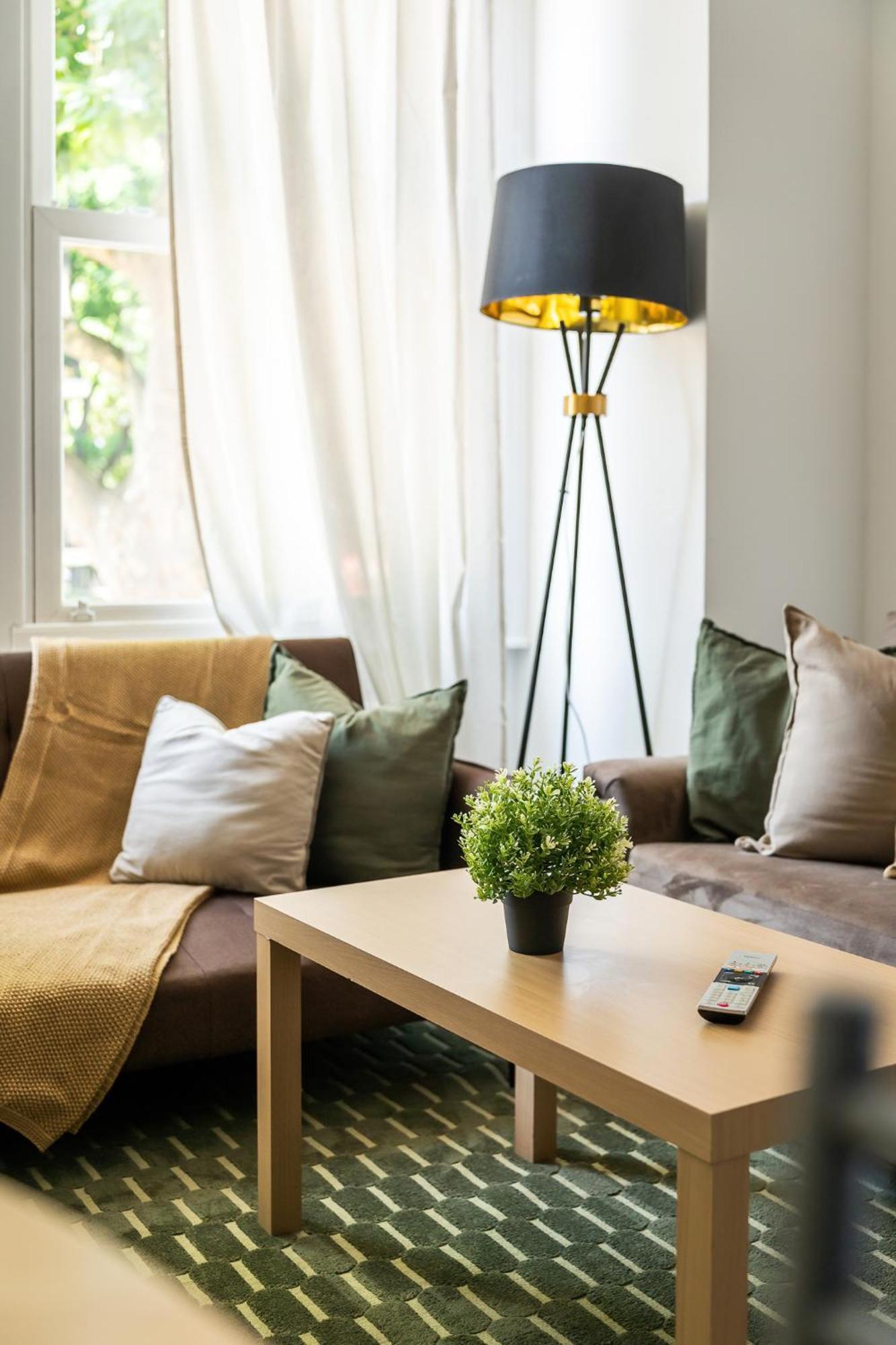 Gorgeous 2Bed Apartment In Fulham, Лондон Екстериор снимка